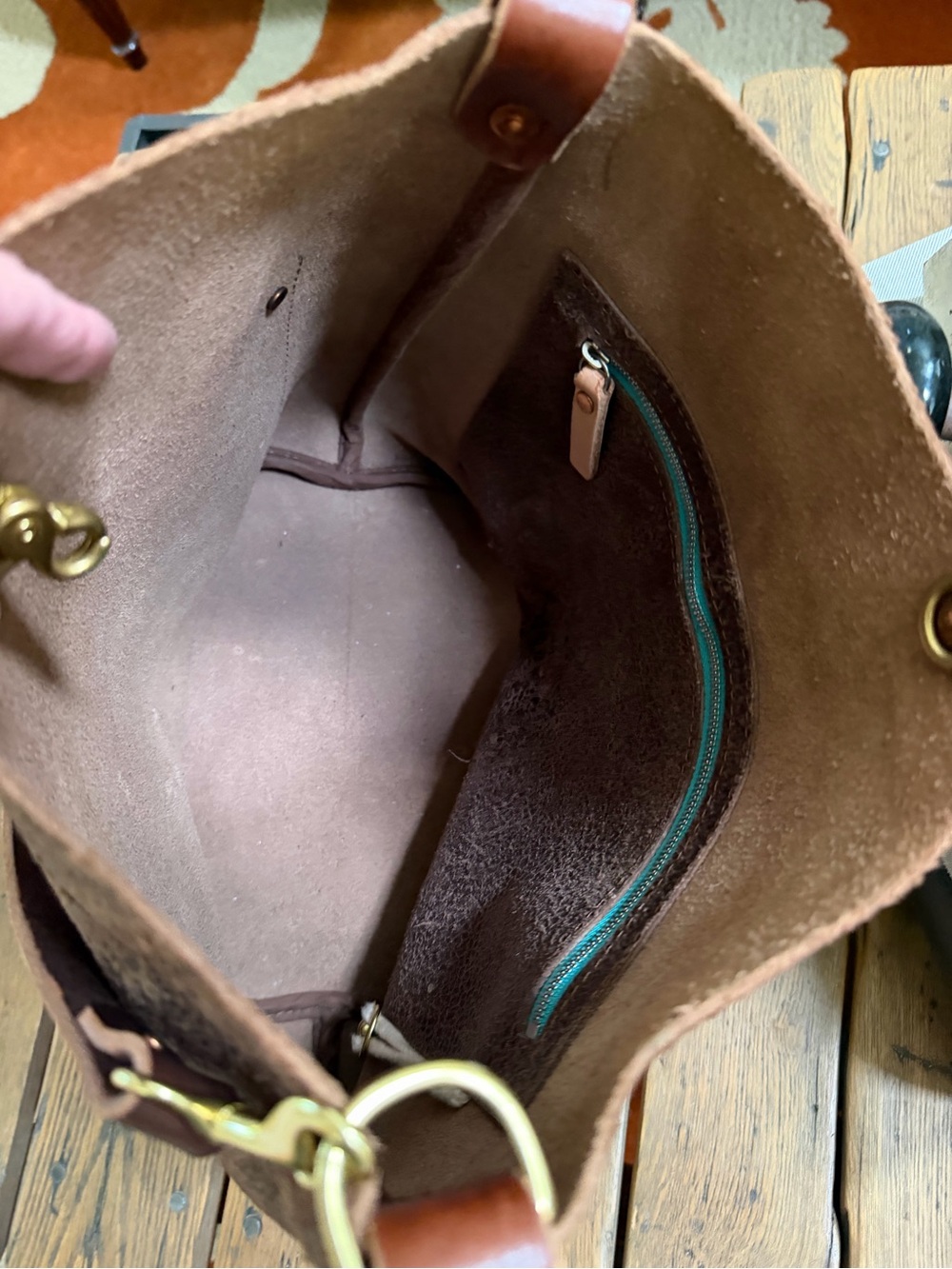 Meanwhile Carryall and Crossbody - Brown Leather Bag - Picture 8 of 8